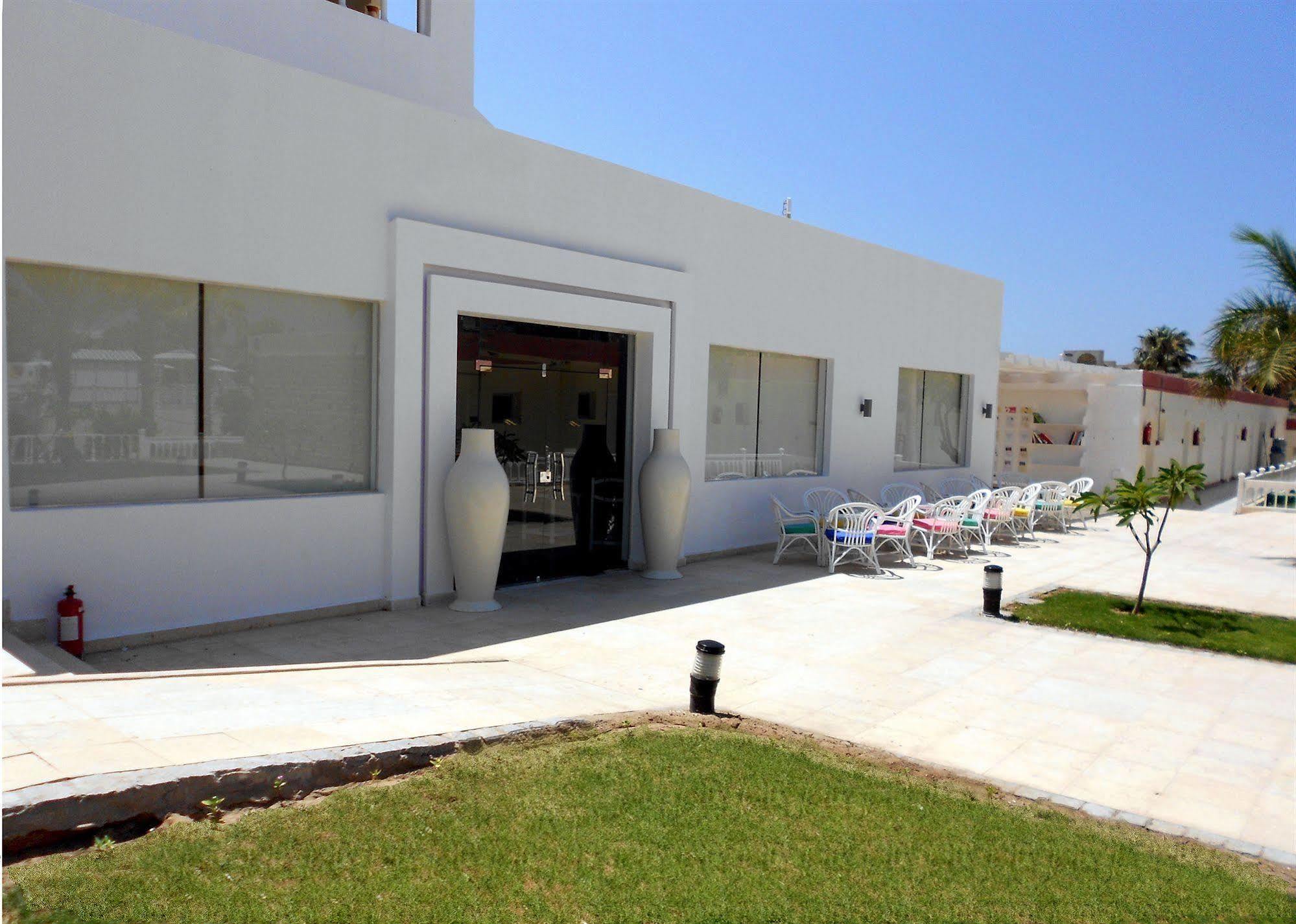 Smartline Colour Beach Hotel Hurghada Exterior photo