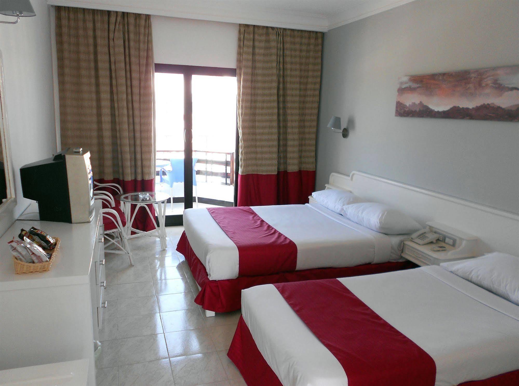 Smartline Colour Beach Hotel Hurghada Exterior photo