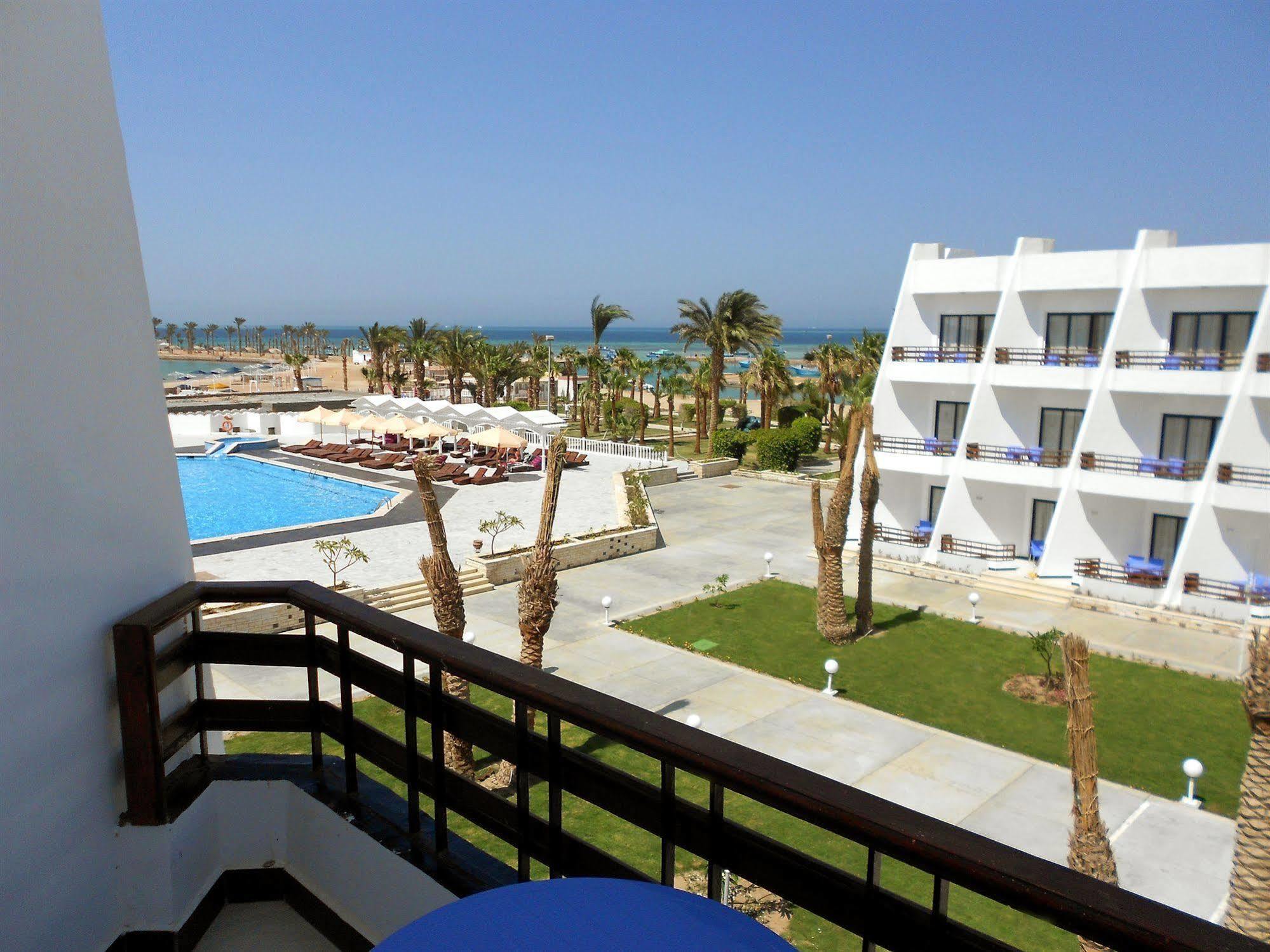 Smartline Colour Beach Hotel Hurghada Exterior photo